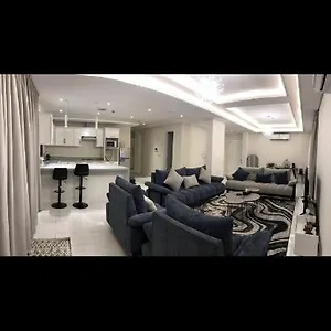 بمدخل خاص La Village الرياض